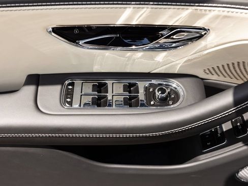 New 2026 Bentley Flying Spur Plug-In Hybrid AWD/4WD image 23