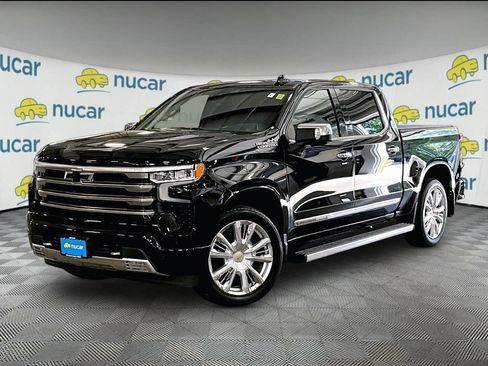 Used 2022 Chevrolet Silverado 1500 High Country w/ High Country Premium Package AWD/4WD image 3