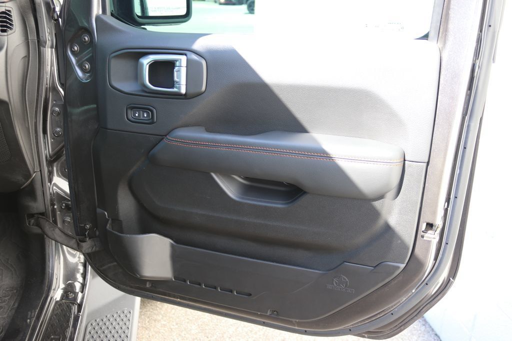 Used 2023 Jeep Gladiator Mojave w/ LED Lighting Group AWD/4WD image 37