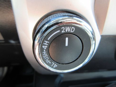 Used 2019 Toyota Tundra Limited AWD/4WD image 32