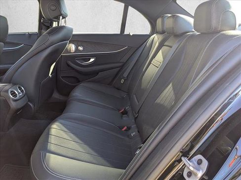 Used 2022 Mercedes-Benz E 350 Sedan image 19