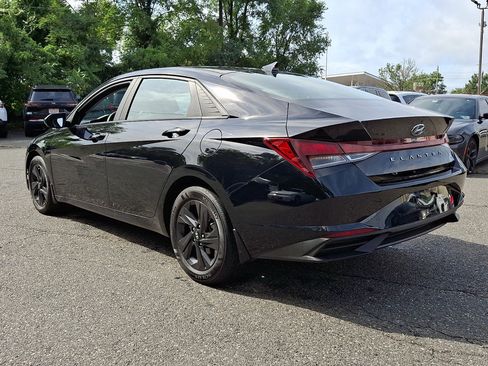 Used 2023 Hyundai Elantra SEL FWD image 3