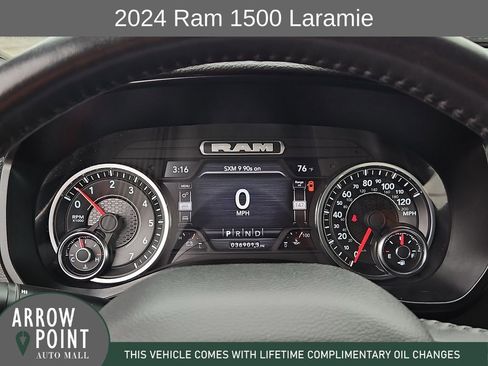 Used 2024 RAM 1500 Laramie AWD/4WD image 26