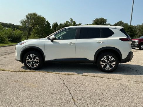 Used 2023 Nissan Rogue SV AWD/4WD image 2