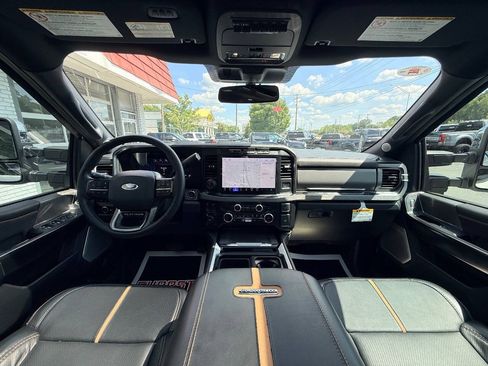 Used 2024 Ford F250 Platinum AWD/4WD image 38