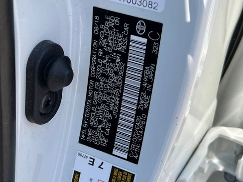 Used 2018 Toyota Prius Prime Premium FWD image 34
