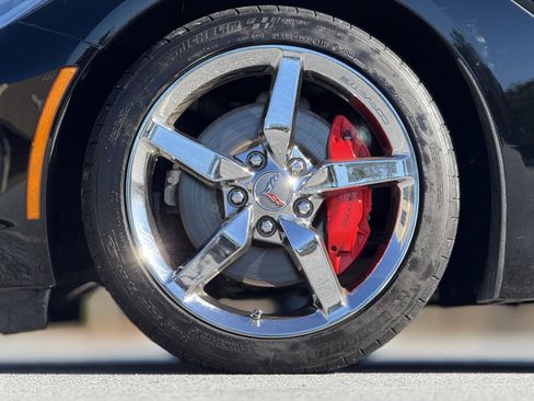 Used 2015 Chevrolet Corvette Stingray Coupe w/ 2LT Preferred Equipment Group image 17