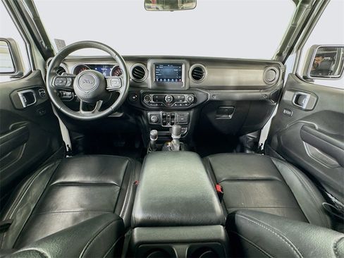 Used 2021 Jeep Gladiator Sport image 30