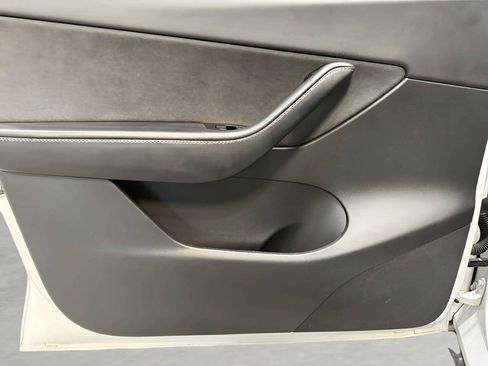 Used 2021 Tesla Model Y Long Range AWD/4WD image 20