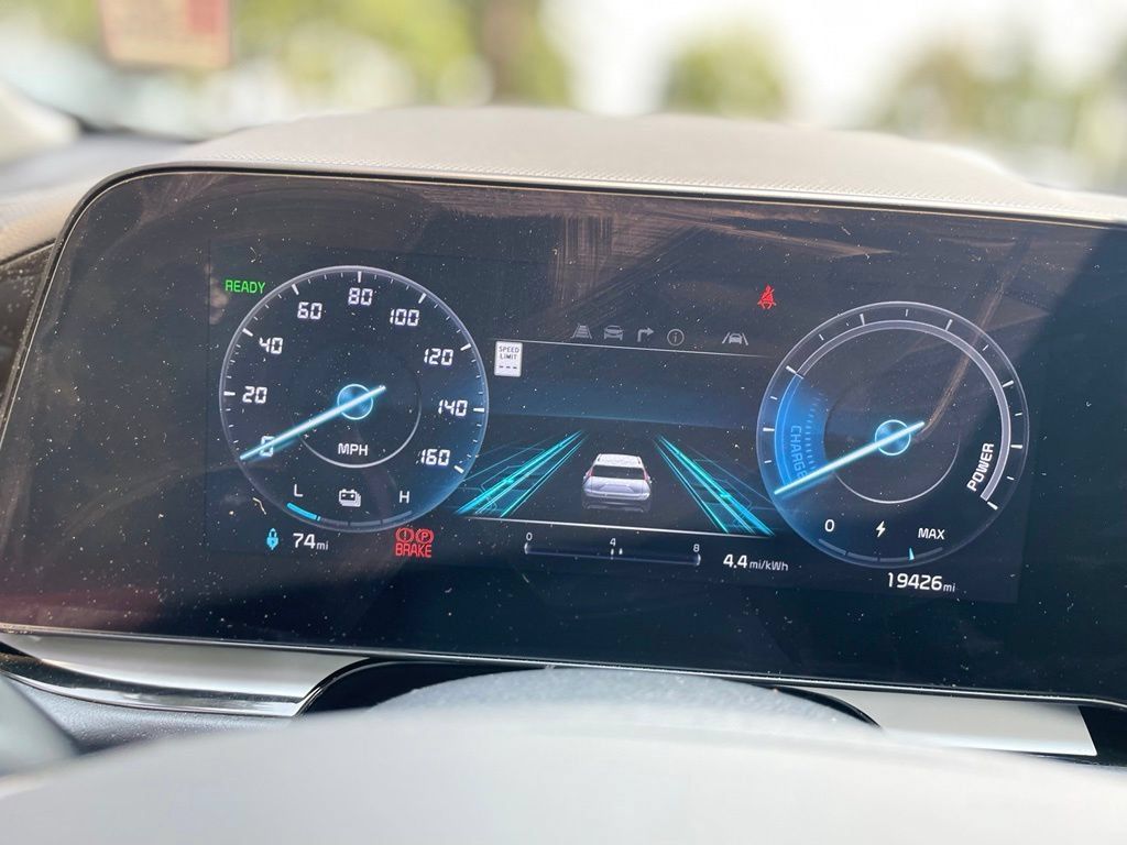 Certified 2024 Kia Niro Wind w/ Wind Preserve Package FWD image 13