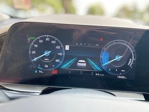 Certified 2024 Kia Niro Wind w/ Wind Preserve Package FWD image 13