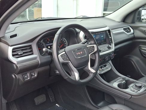 Certified 2023 GMC Acadia SLT w/ Preferred Package image 10