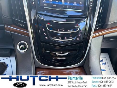 Used 2020 Cadillac Escalade Luxury AWD/4WD image 34