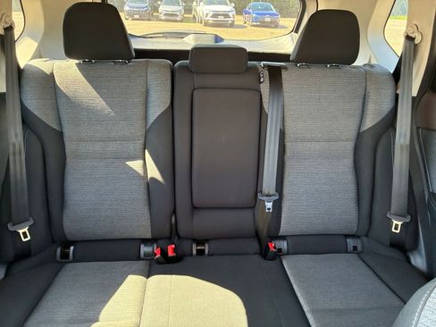 Used 2023 Nissan Rogue SV image 39