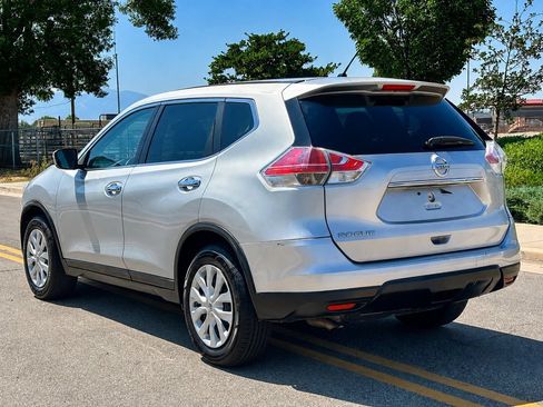 Used 2015 Nissan Rogue S w/ S Family Package FWD image 4