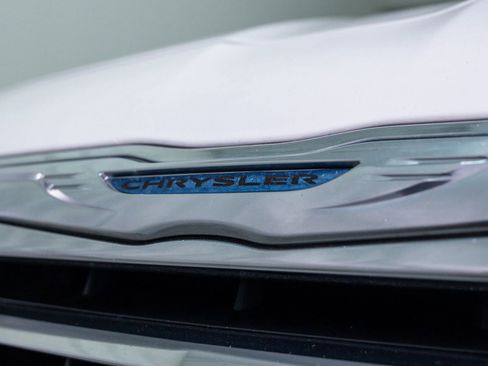 Used 2012 Chrysler 300 Limited RWD image 5