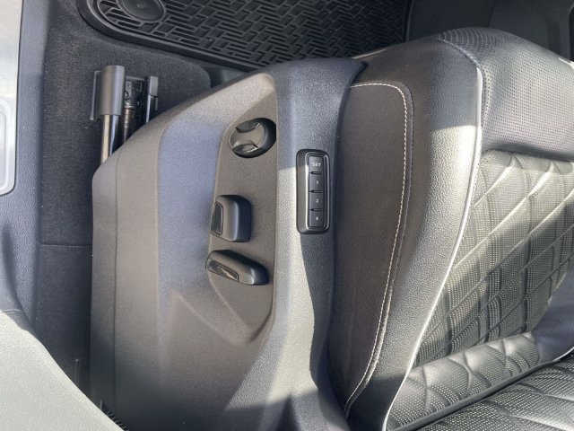 Used 2024 Volkswagen Atlas SEL Premium R-Line AWD/4WD image 24