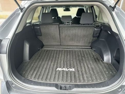 Used 2021 Toyota RAV4 LE image 25