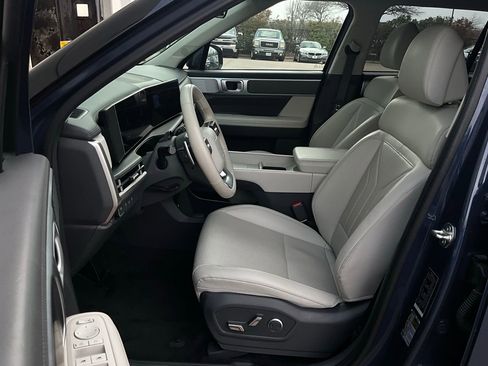 Used 2025 Hyundai Santa Fe SEL image 9