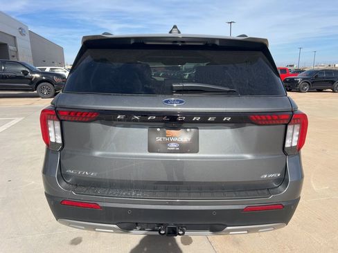 New 2026 Ford Explorer Active w/ Active Comfort Package AWD/4WD image 4