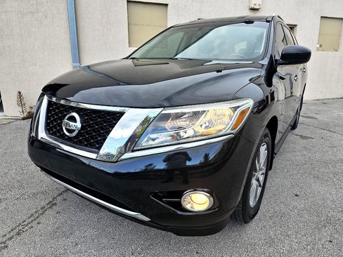 Used 2015 Nissan Pathfinder SV image 8