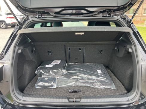 Used 2023 Volkswagen GTI SE image 13