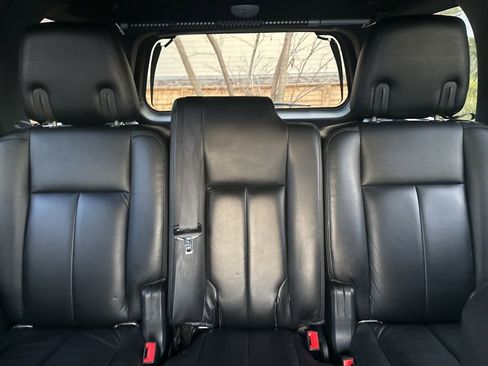 Used 2016 Ford Expedition XLT image 19