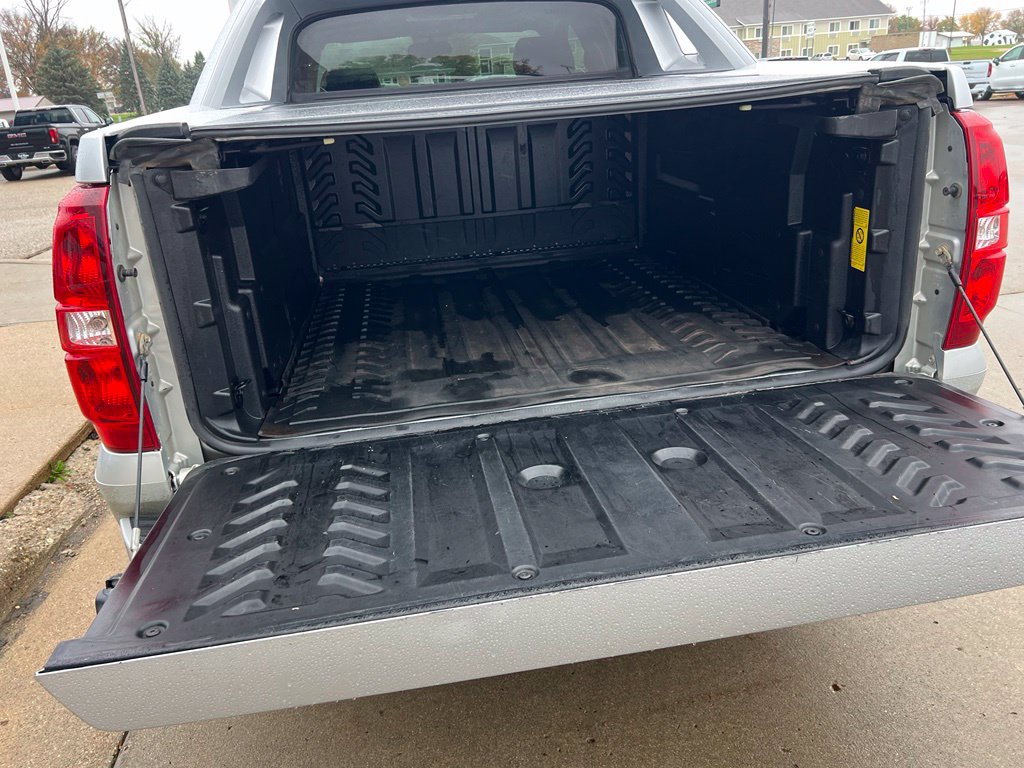 Used 2012 Chevrolet Avalanche LTZ AWD/4WD image 11