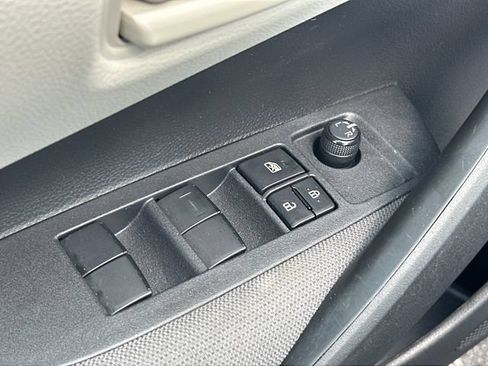 Used 2023 Toyota Corolla LE FWD image 15