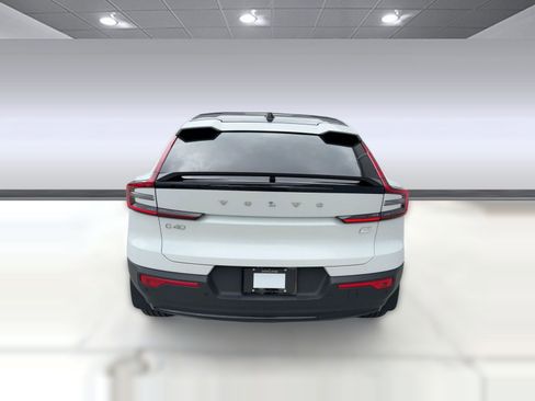 Certified 2023 Volvo C40 P8 Recharge Ultimate image 10