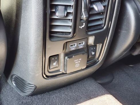 Used 2022 Dodge Durango R/T w/ Blacktop Package AWD/4WD image 29