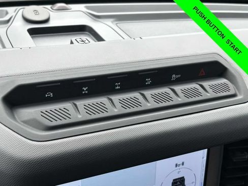 Used 2025 Ford Bronco Badlands w/ Sasquatch Package AWD/4WD image 16