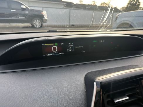 Used 2022 Toyota Prius LE image 59
