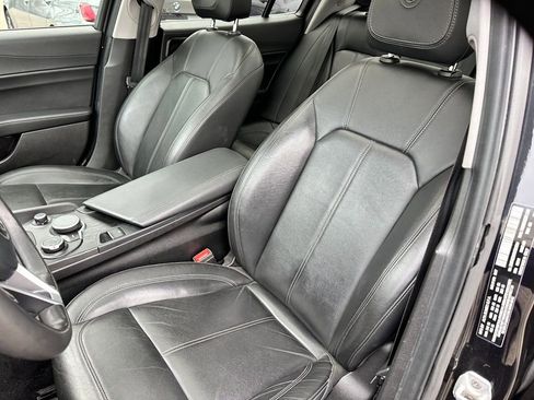 Used 2017 Alfa Romeo Giulia Base image 14