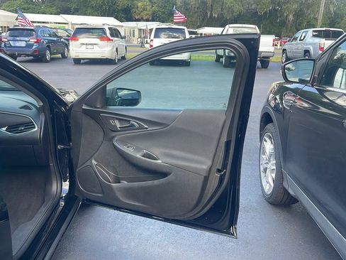 Used 2016 Chevrolet Malibu LT FWD image 11