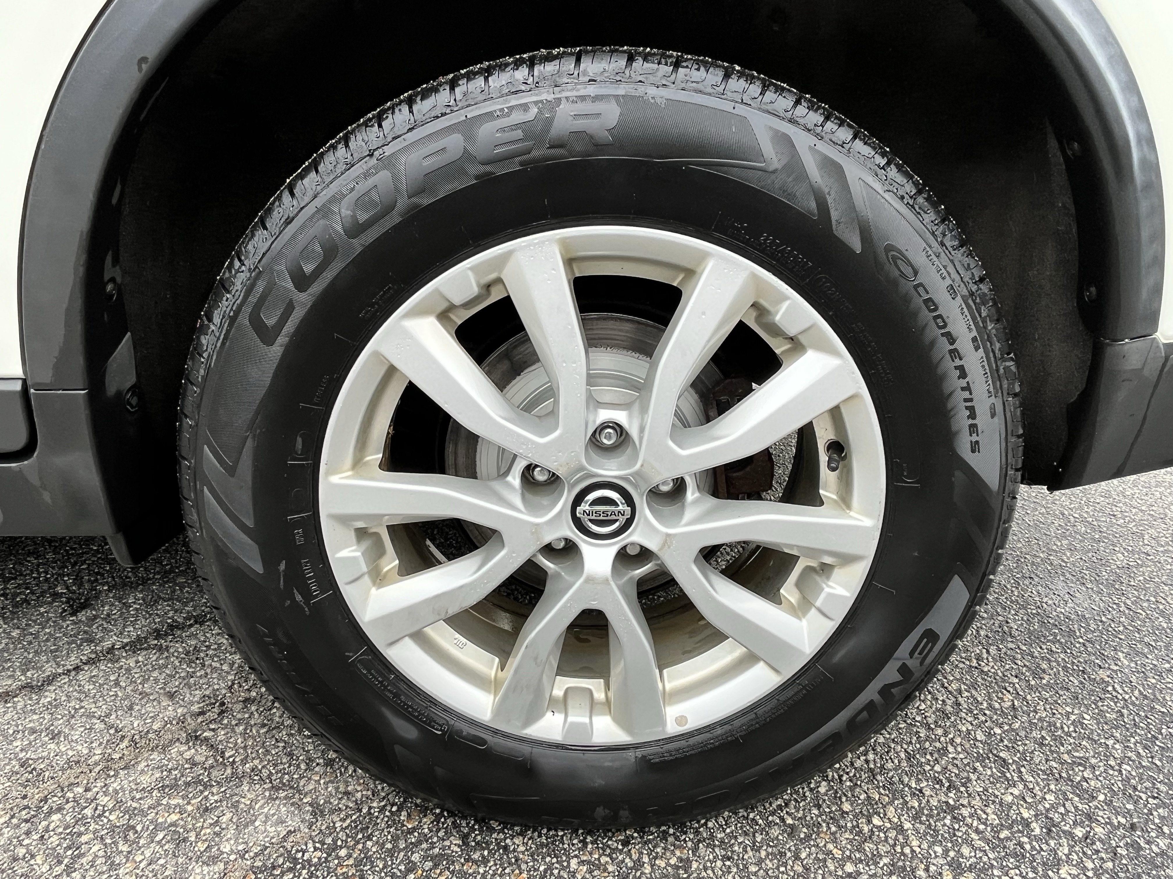 Used 2019 Nissan Rogue SV AWD/4WD image 12