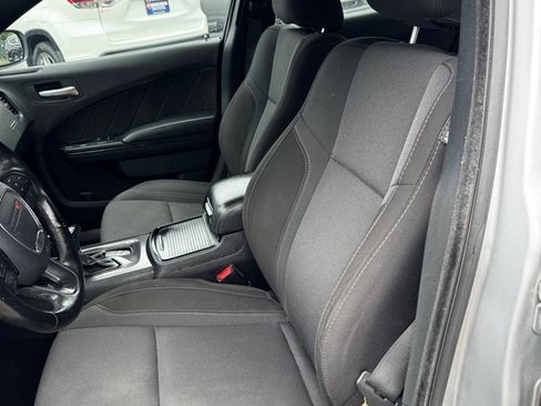Used 2020 Dodge Charger SXT w/ Blacktop Package RWD image 6