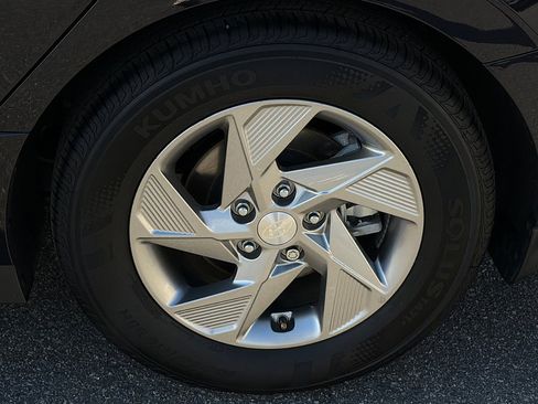 Certified 2025 Hyundai Sonata SE image 5