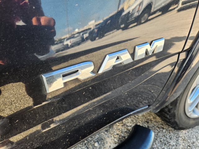 Used 2019 RAM 1500 Laramie AWD/4WD image 10