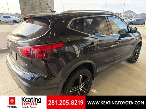 Used 2018 Nissan Rogue Sport SL FWD image 5