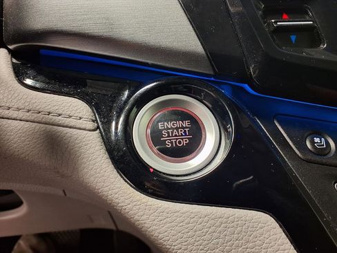 Used 2018 Honda Odyssey Elite image 16