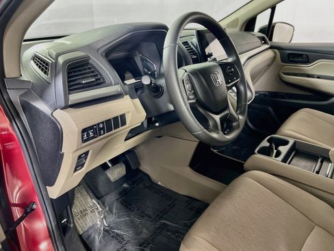 Used 2023 Honda Odyssey EX image 9