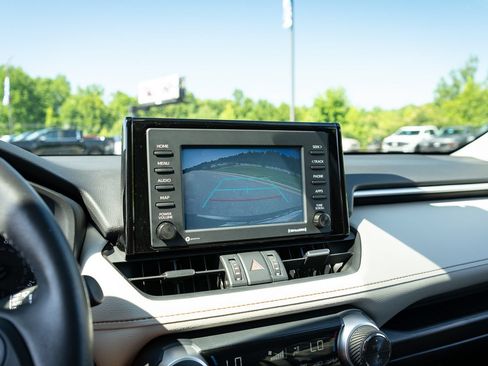 Used 2021 Toyota RAV4 XLE Premium FWD image 25