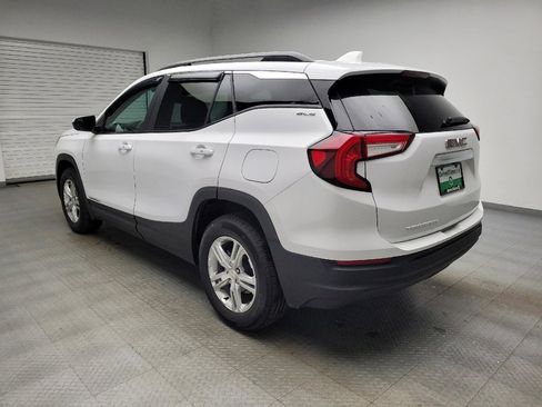 Used 2024 GMC Terrain SLE w/ Driver Convenience Package FWD image 5