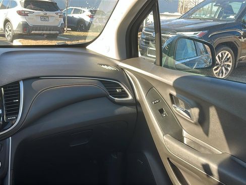 Used 2017 Chevrolet Trax LT w/ Sun & Sound Package image 23