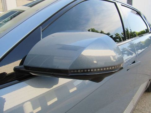 Used 2023 Hyundai Ioniq 5 Limited image 18