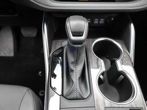 Used 2025 Toyota Highlander Limited image 28