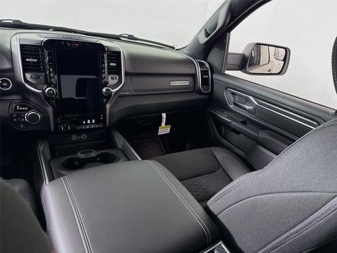 New 2026 RAM 1500 Big Horn AWD/4WD image 16