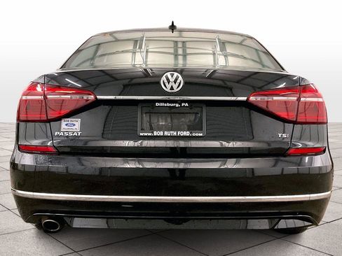 Used 2017 Volkswagen Passat 1.8T R-Line image 4