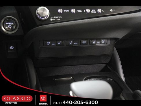 Used 2024 Lexus ES 300h Ultra Luxury image 15